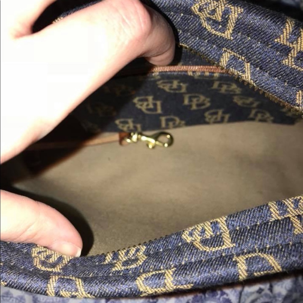 Dooney and bourke - Picture 2 of 3